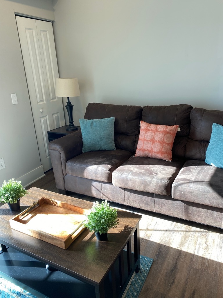 7BD397F7-AE4A-4601-A4B2-5F37A385214D_1_105_c