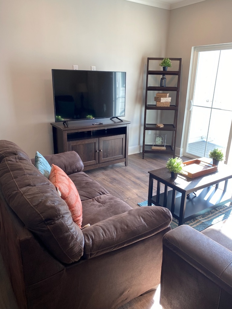 8256F166-ADFE-40BF-A2F8-154906DCC757_1_105_c